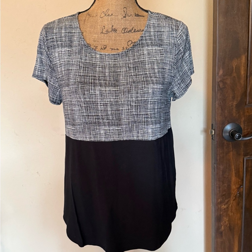 Women's Black and Gray Short Sleeve Blouse